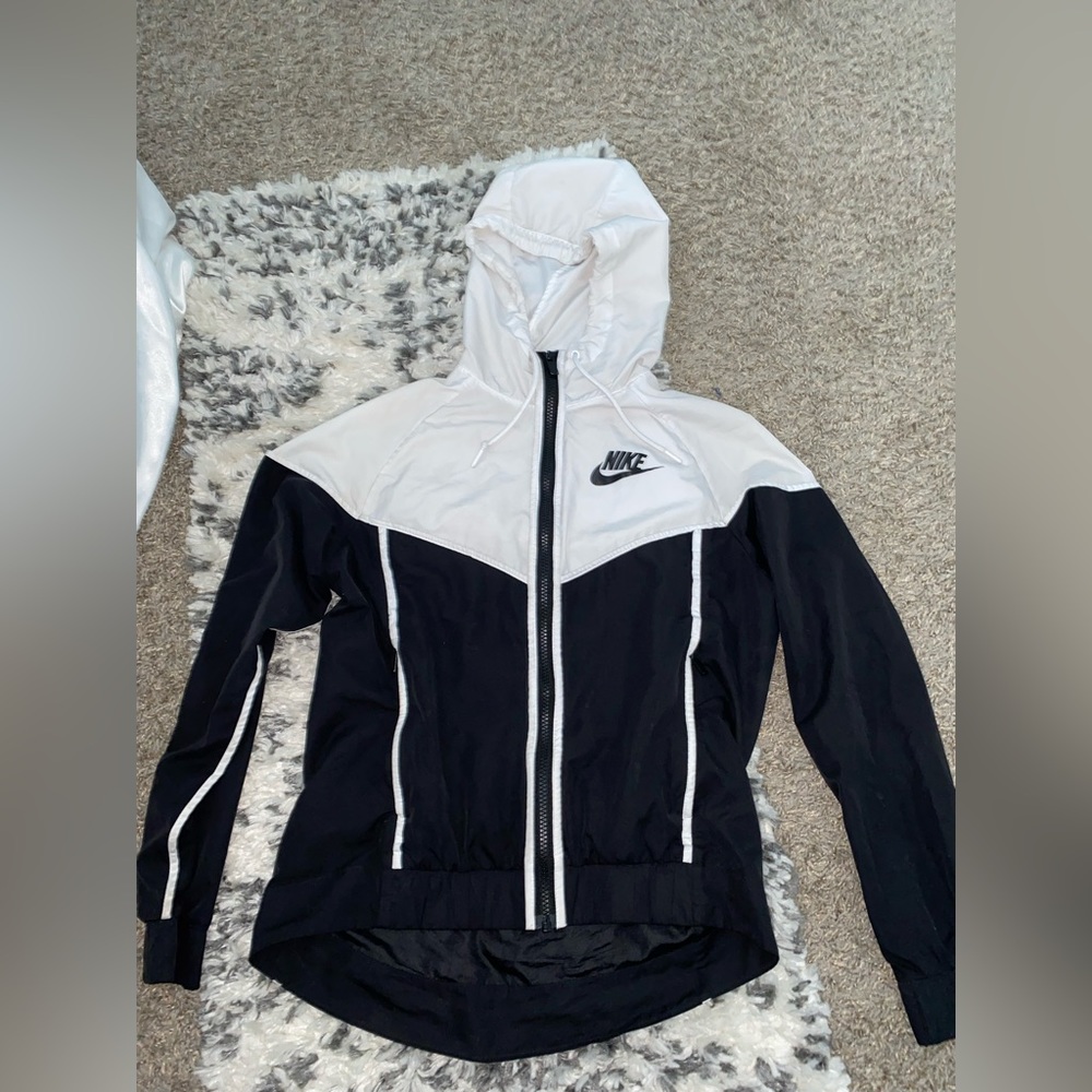Nike wind breaker kids
